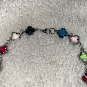 Gorgeous Clover Necklace!! ❤️